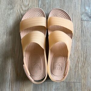 Reef Vista Sandals